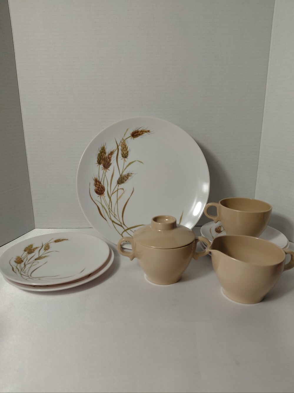 Melmac Beige Wheat Pattern Dinnerware/ Picnic/Camping Set